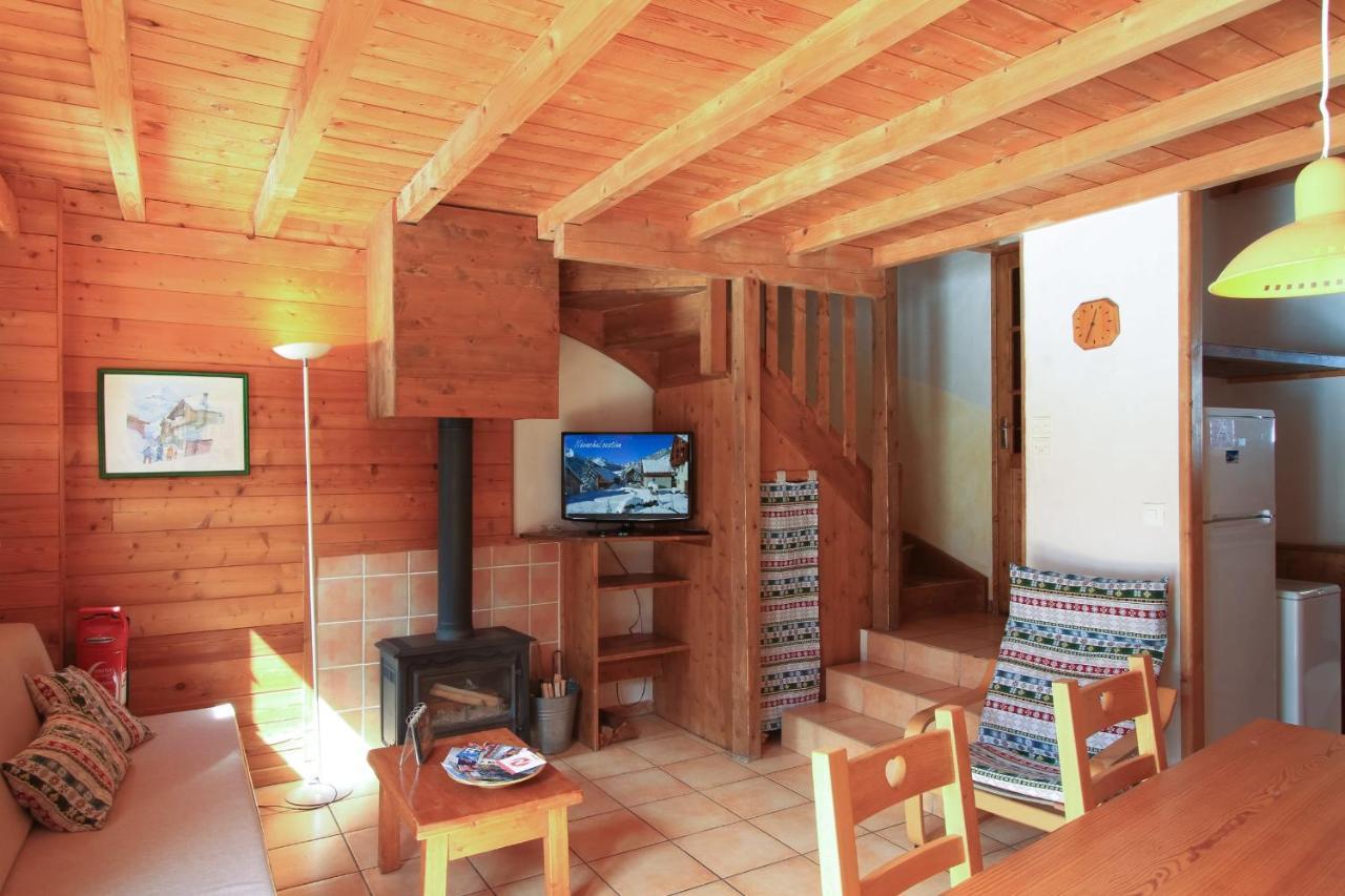 Le Gouroùn Hameau des Chazals Nevache Hautes Alpes Extérieur photo