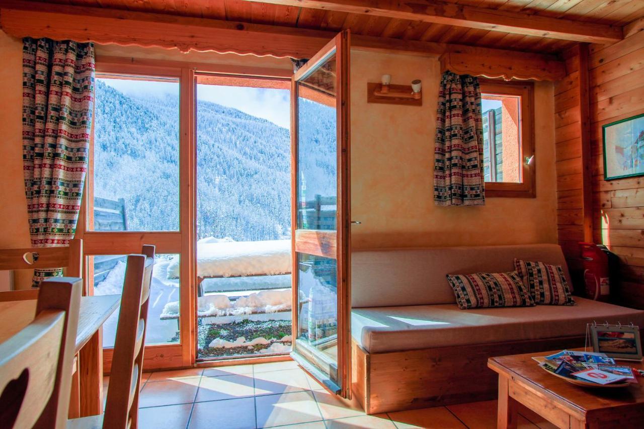 Le Gouroùn Hameau des Chazals Nevache Hautes Alpes Extérieur photo